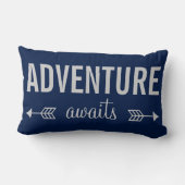 フレッシュブルータイポグラフィアドベンチャーシーカー ランバークッション (裏面)