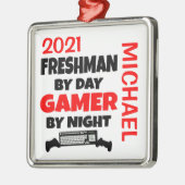 フレッシュマン遊ズのビデオゲームカスタム メタルオーナメント (左)