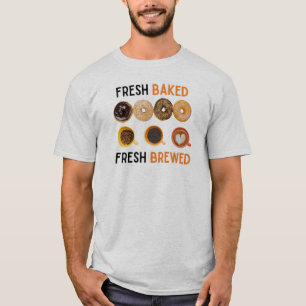 フレッシュ焼いたな醸造ドーナツとコーヒー Tシャツ