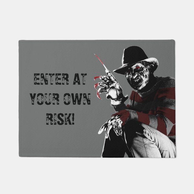 フレディ対ジェイソン | Freddy Seeing Red ドアマット (正面)