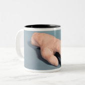 フレデリックショパンの手の鋳造物 ツートーンマグカップ (正面左)