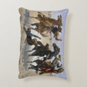 フレデリック・レミントン – 同志を助ける アクセントクッション (裏面(縦))