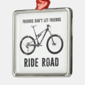 フレンズはフレンズをロード山に乗らせないバイクもしくは自転車に乗る人 メタルオーナメント (左)