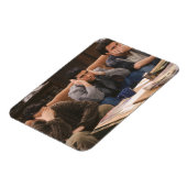 フレンズ™長椅子の上のジョーイ、ロス、チャンドラー マグネット (左側)