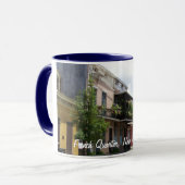 フレンチクォーターの通りの眺めニュー・オーリンズルイジアナ マグカップ (正面左)