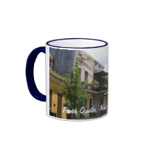 フレンチクォーターの通りの眺めニュー・オーリンズルイジアナ