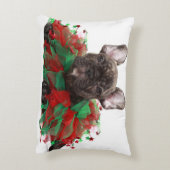 フレンチ・ブルドッグの身に着けているクリスマスつば アクセントクッション (裏面(縦))