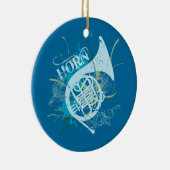 フレンチ・ホルンのグランジで青いクリスマスツリーのギフト セラミックオーナメント (右)