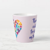 フレンドシップギフト、カラフルハート、カスタマイズ カフェラテマグ (正面)