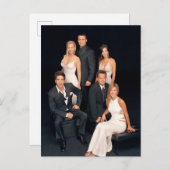 フレンド™ |白黒のグループフォーマル衣服 インビテーションポストカード (正面/裏面)
