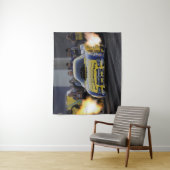 フレーミングカーおもしろいドラッグレーサースポーツ タペストリー (インサイチュ)