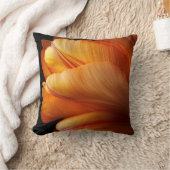 フレームオブグレースゴールデンチューリップイン開花 クッション (ブランケット)