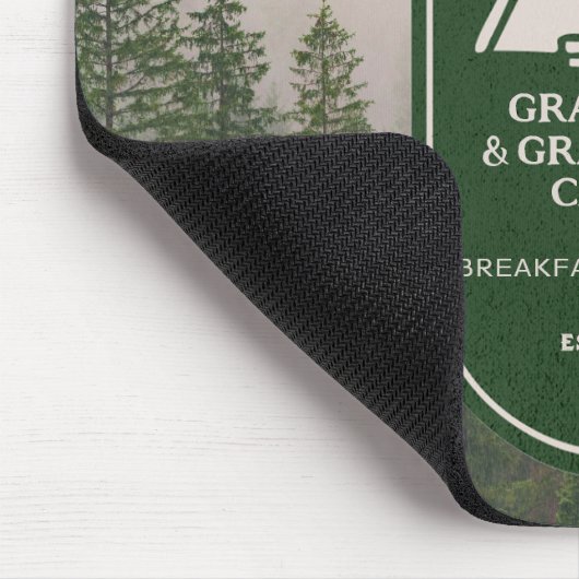 フレームパーソナライズされたAフレームのキャビンを家族で運ぶ マウスパッド (コーナー)