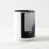 フレーム外の船のマグ ツートーンマグカップ (中央)