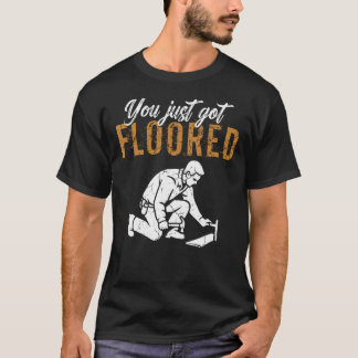 フロアリング施工のプロフェッショナル Tシャツ