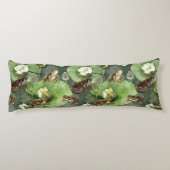 フロッググリーンとホワイト《植物》スイレン ボディピロー (裏面)