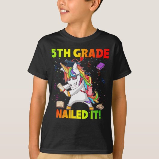 フロッシングユニコーン5年生Graduation 5年生Na Tシャツ (正面)