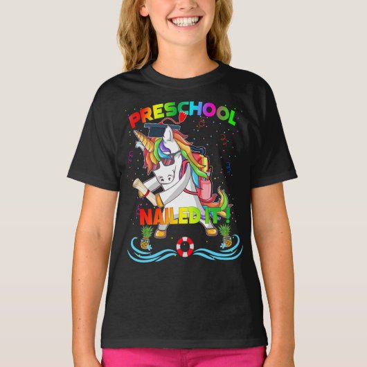 フロッシングUnicorn就学前キャップ卒業証書 Tシャツ (正面)