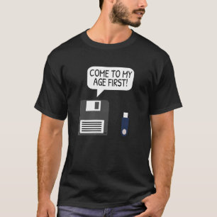 フロッピーディスクUsbギークおよびコンピュータープログラマ Tシャツ