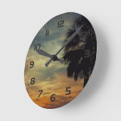 フロリダサンセットとパームツリー ラウンド壁時計 (傾斜)