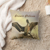 フロリダブラウンペリカン飛行中 クッション (ブランケット)