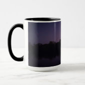 フロリダ・ガルフショアのビーチ、日の出前の写真 マグカップ (左)