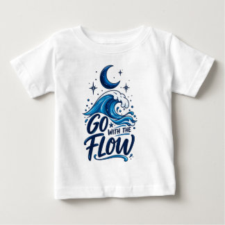 フローに従って進む 海の波 月 インスピレーション コア ベビーTシャツ