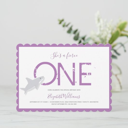 フローティーワンパープルサメ動物ファースト誕生日インビ 招待状 (スタンド正面)