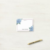 フローラあじさいピンクとブルーパーソナライズされた ポストイット (デスク上)