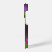 フローラで覆われたアーチ道で魅惑された森の道 iPhoneケース (左側面)