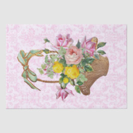 フローラとピンクのバラがバスケットクラフトに 薄葉紙