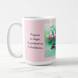 フローラと蝶、聖句ローマ12:12 コーヒーマグカップ