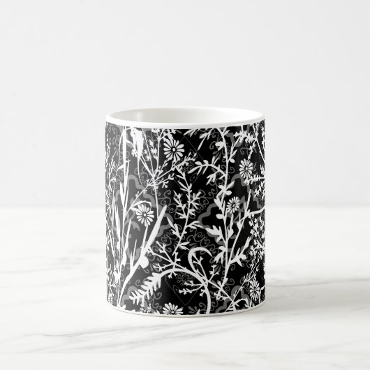 フローラのグレースケール コーヒーマグカップ (中央)