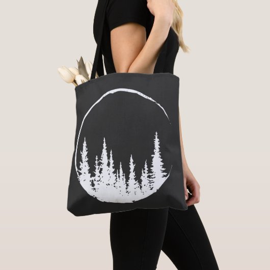 フローラの森の円の木を愛する森の木 トートバッグ (クローズアップ)