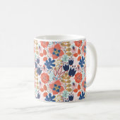 フローラの継ぎ目のないパターンを白にします。抽象芸術 コーヒーマグカップ (正面右)