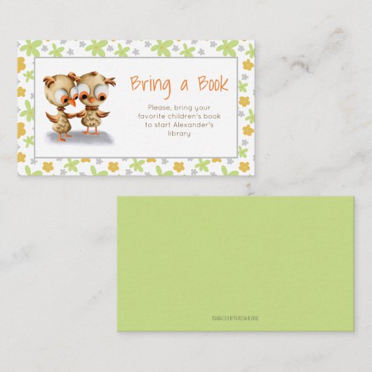 フローラふくろうの双子ベイビーシャワーが本を持ってくる エンクロージャーカード (正面/裏面)