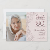 フローラほこりっぽいピンクのサプライズ写真80誕生日 招待状 (正面)
