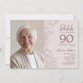 フローラほこりっぽいピンクのサプライズ写真90誕生日 招待状 (正面)