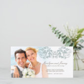 フローラエレガントがブルーの発結婚表を飾る 案内状 (スタンド正面)