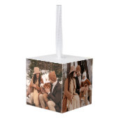 フローラエレガントクリスマスリース家族3写真 キューブオーナメント (裏面アングル)