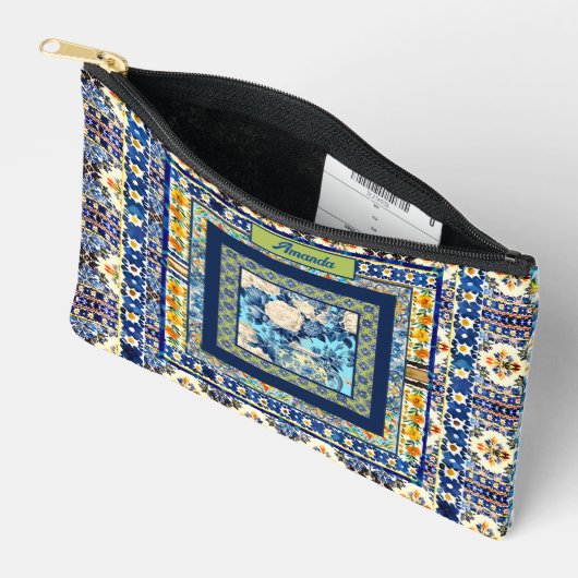 フローラエレガントブルーのタイルの尖状モノグラム アクセサリーポーチ (見開き)