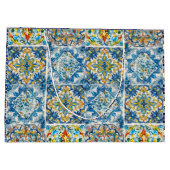 フローラエレガントブルーのタイルchinoiserieモノグラムノート ラージペーパーバッグ (裏面)