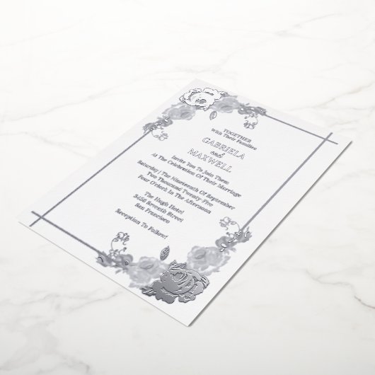 フローラエレガントホワイトとシルバーの金ゴールド結婚ズ 箔招待状 (回転した状態)