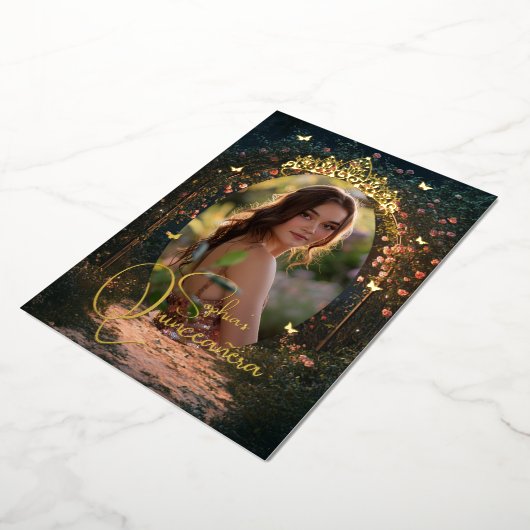 フローラガーデンバタフライフォトブルゴーニュキンセアニェラ 箔招待状 (回転した状態)