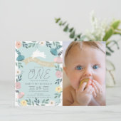 フローラガーデンブルーホワイトバニー写真1st誕生日 招待状 (スタンド正面)