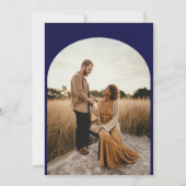 フローラクラシックネイビーブルー結婚モノグラム弓 招待状 (裏面)