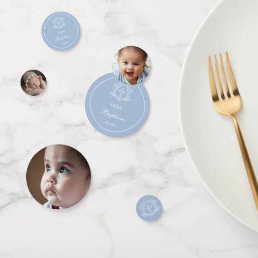 フローラシンプルクロスオンライトブルーバプテスムテーブル コンフェッティ (グループ)