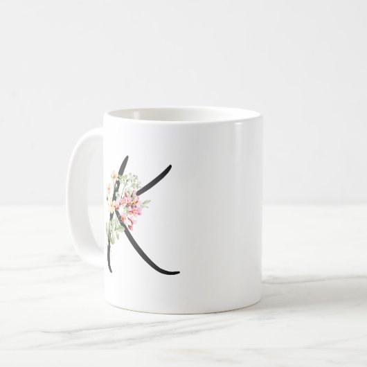 フローラスタイリッシュブラック文字「K」タイポグラフィ コーヒーマグカップ (正面左)