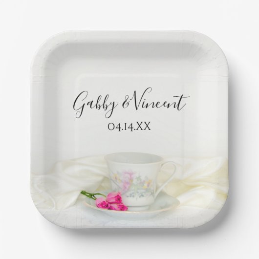 フローラティーカップとピンクのバラ結婚ズ ペーパープレート (正面)