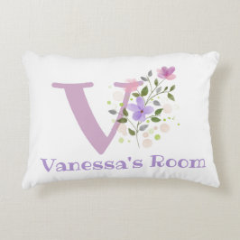 フローラデザインの名前とイニシャル。かわいらし アクセントクッション
